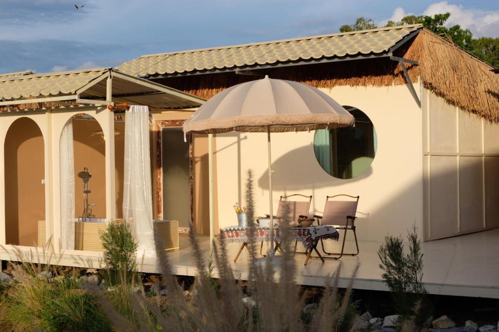 นานาก๋างโต้ง คาเฟ่&Glamping, Ban Hua Hin