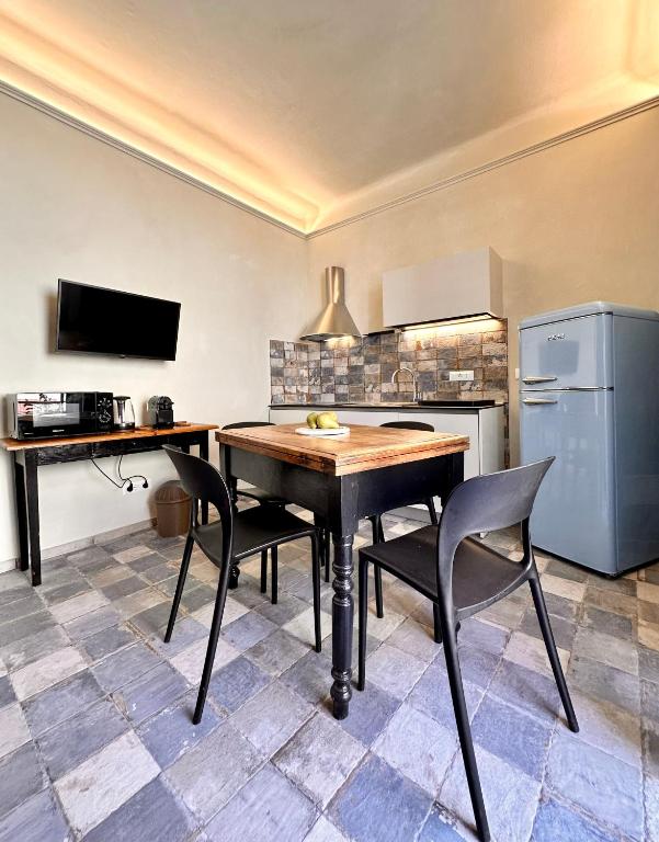 Hostdomus-Acquamarina Suite - Seafront apartment - BIKE ROOM - 2