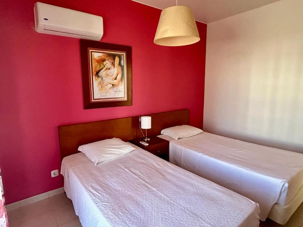 Apartamentos Santa Teresinha — Hotel rooms in Alvor, Faro