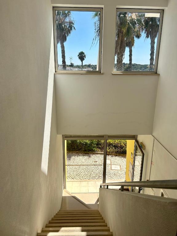Apartamentos Santa Teresinha — Hotel building in Alvor, Faro