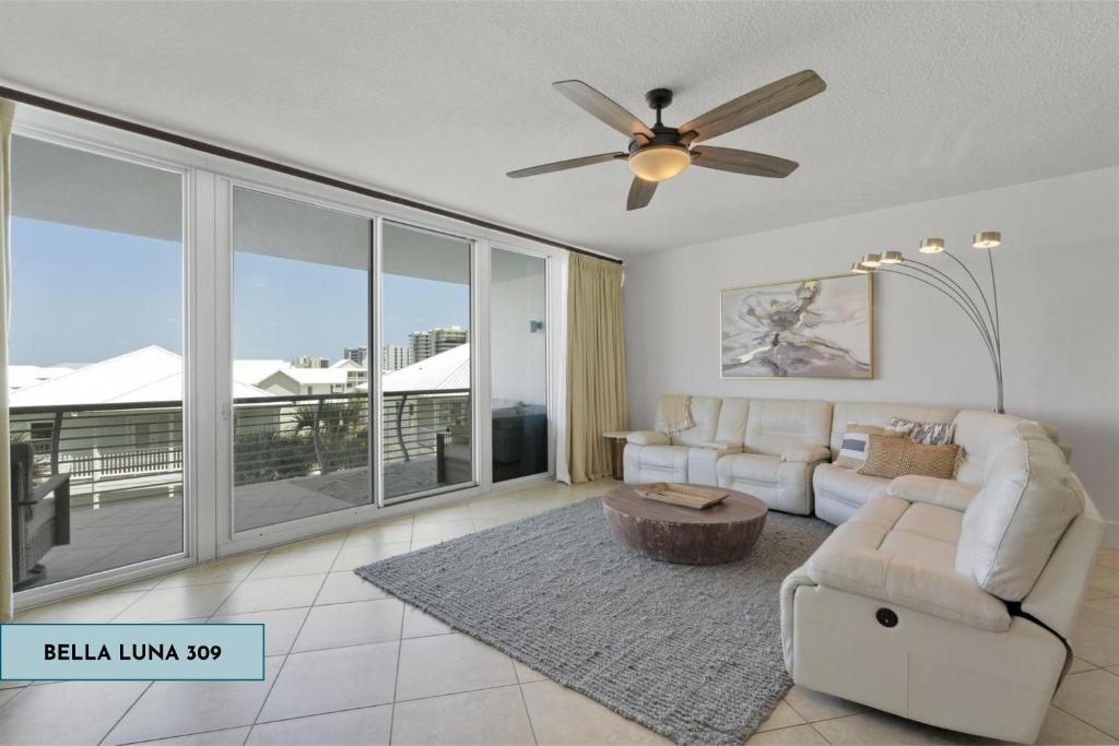 Bella Luna 309 by Liquid life, Orange Beach