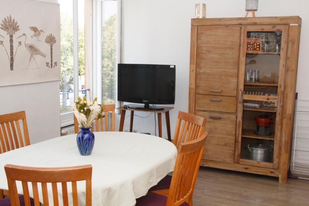 Colmar Friends and Familly guest home - COLMAR Gare - Jardin - Combles et Vous - 5