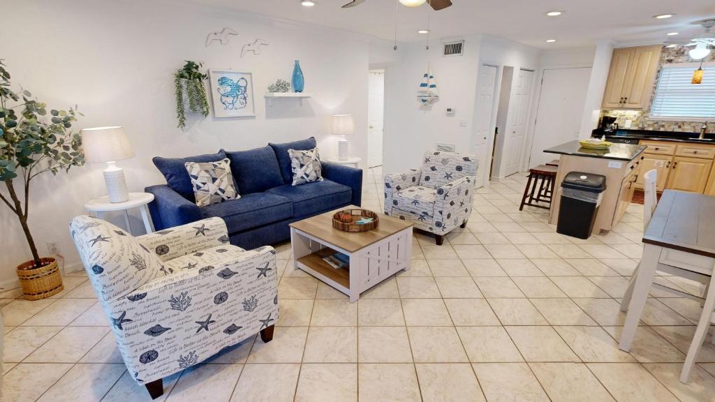 Sandpiper Cove 1086- by Holiday Isle Properties, Destin