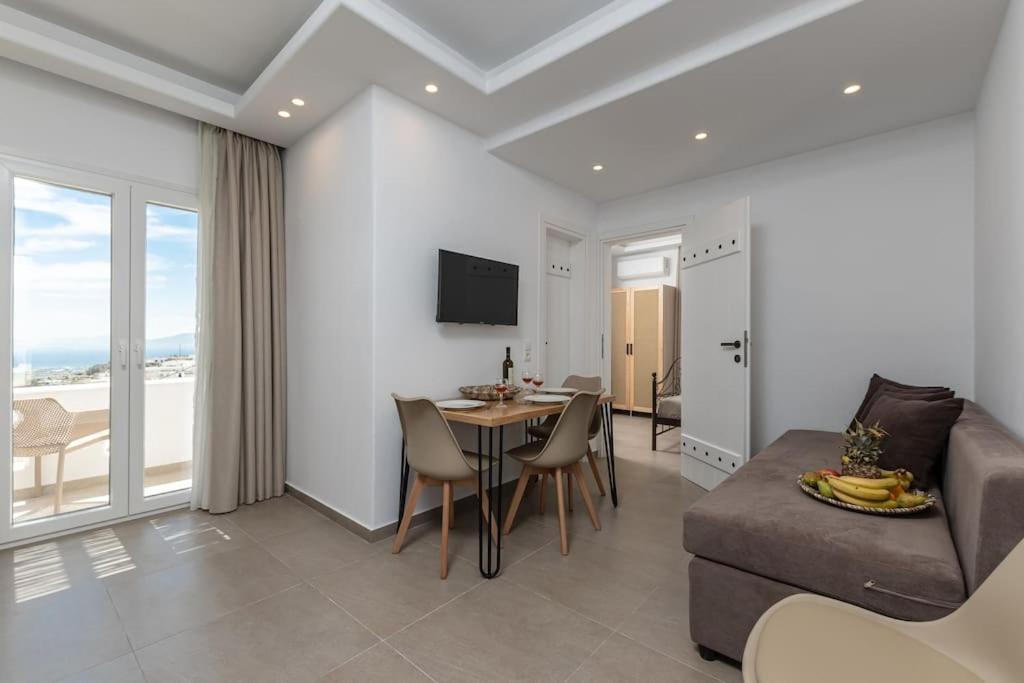 Penelope Apartments C, Vívlos