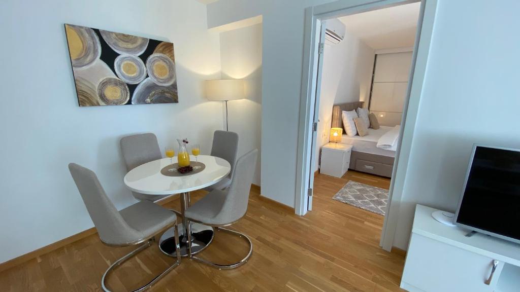 Four Views Apartments - 4