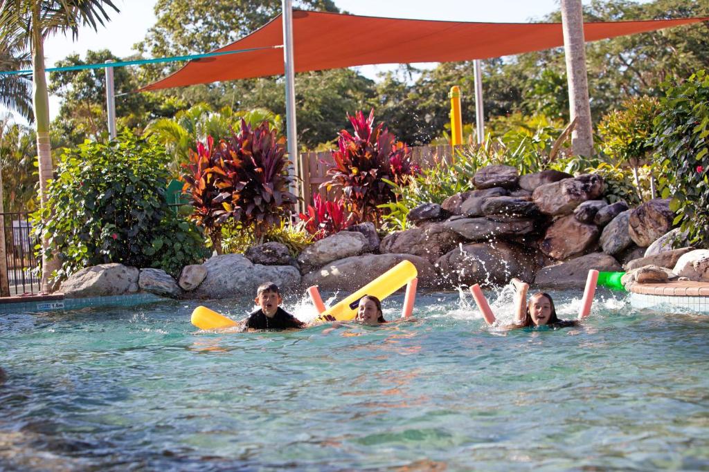 Cairns Crystal Cascades Holiday Park photo