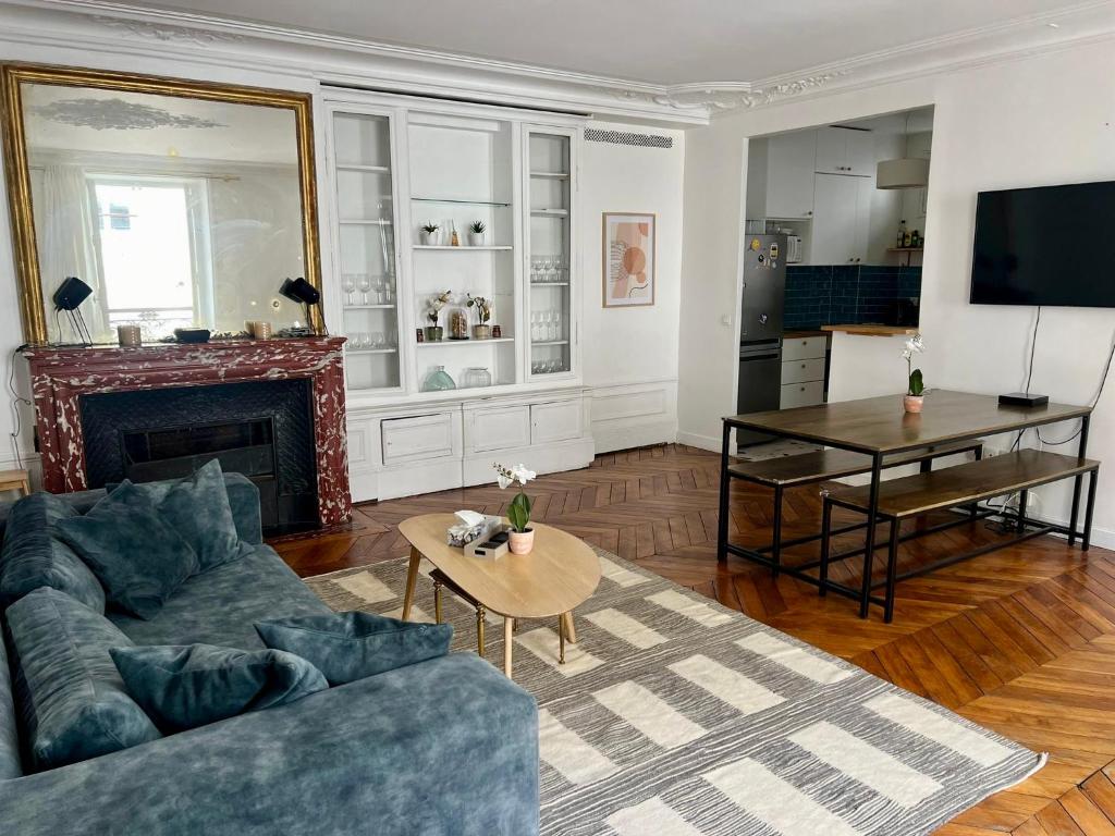 Appartement Haussmanannien Cosy - République - 1