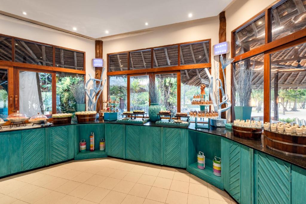 Еда и напитки