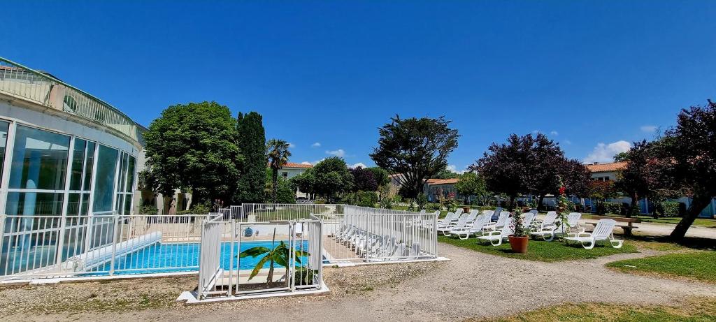 スイミングプール