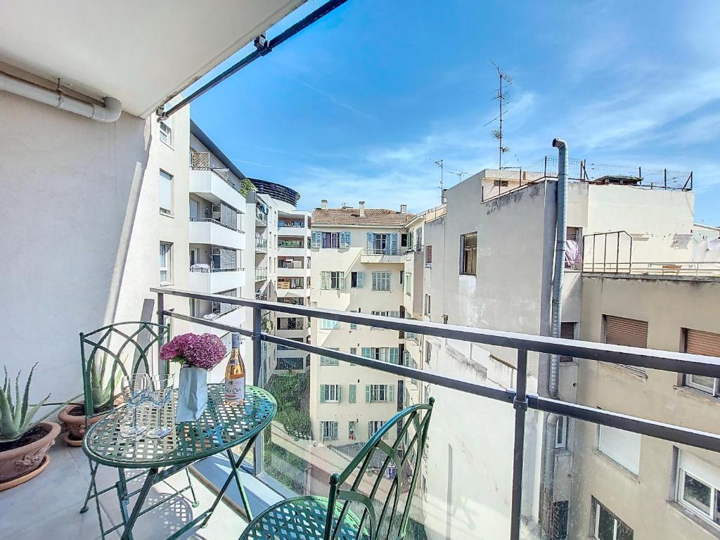 Nestor&Jeeves - VAGUE AZUR - Balcony - Central - 2