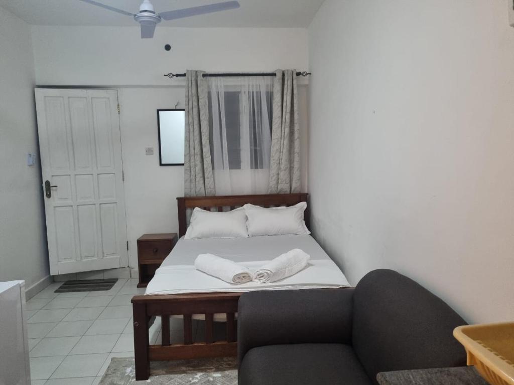 Studio voyager, Mombasa