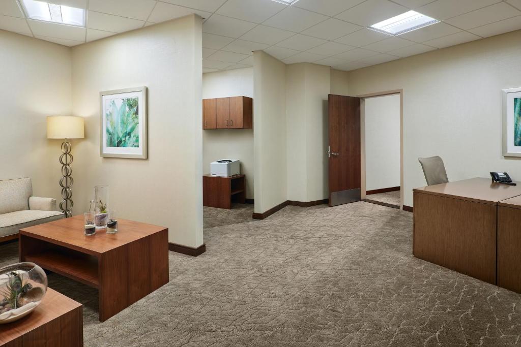 フロント・ロビー