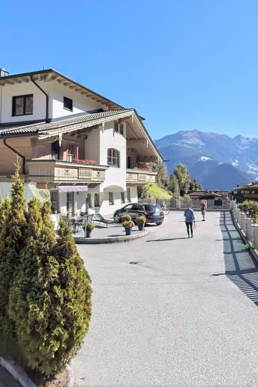 Julia, Apart, Finkenberg