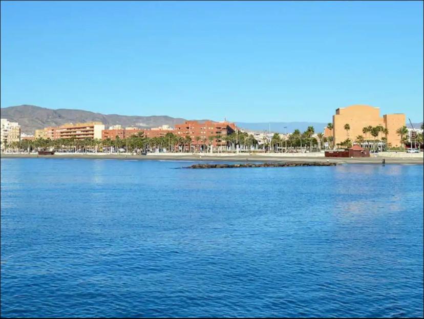 Tu Playa y tu Casa con terraza - 1