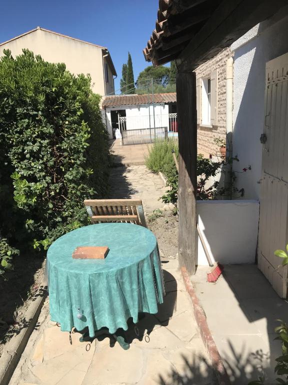 studio très près d'Arles et au calme - 3
