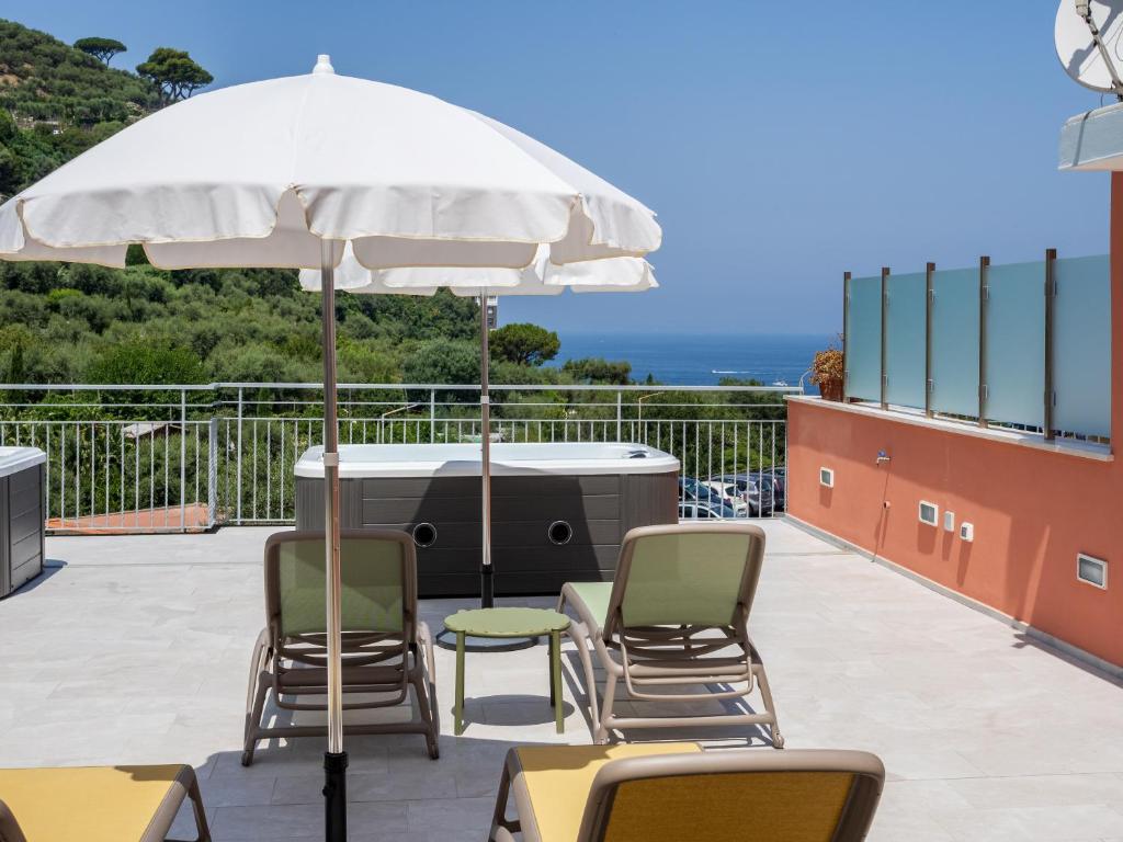 Futura Funky House - De Vivo Realty Sorrento - 5