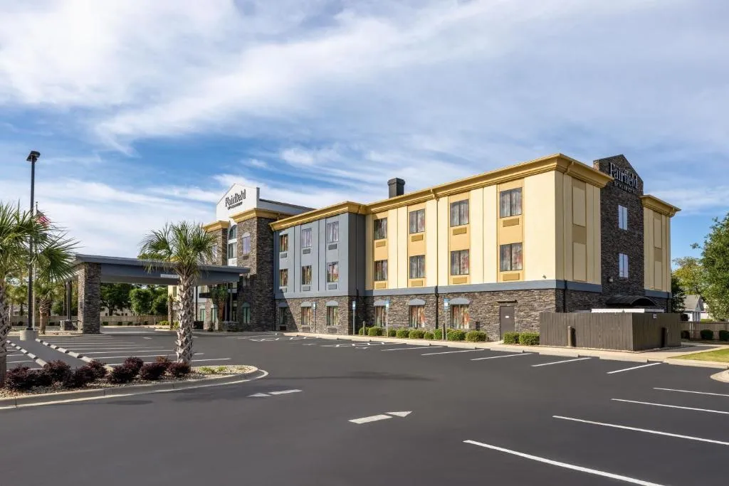 Fairfield Inn & Suites by Marriott Fort Walton Beach Hurlburt Area，位于沃尔顿堡滩的酒店