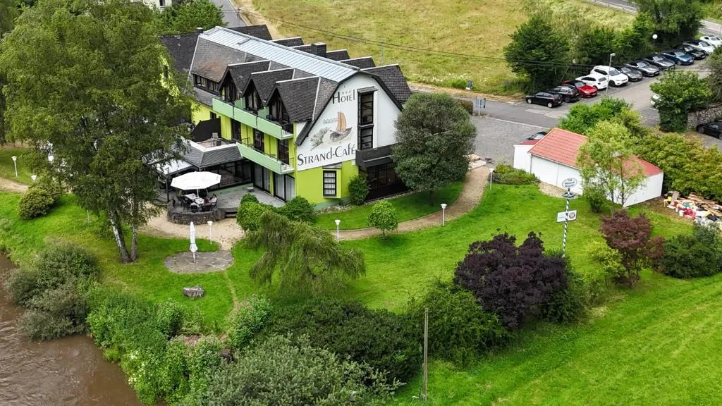 Hotel Strand-Café, hotel in Roßbach
