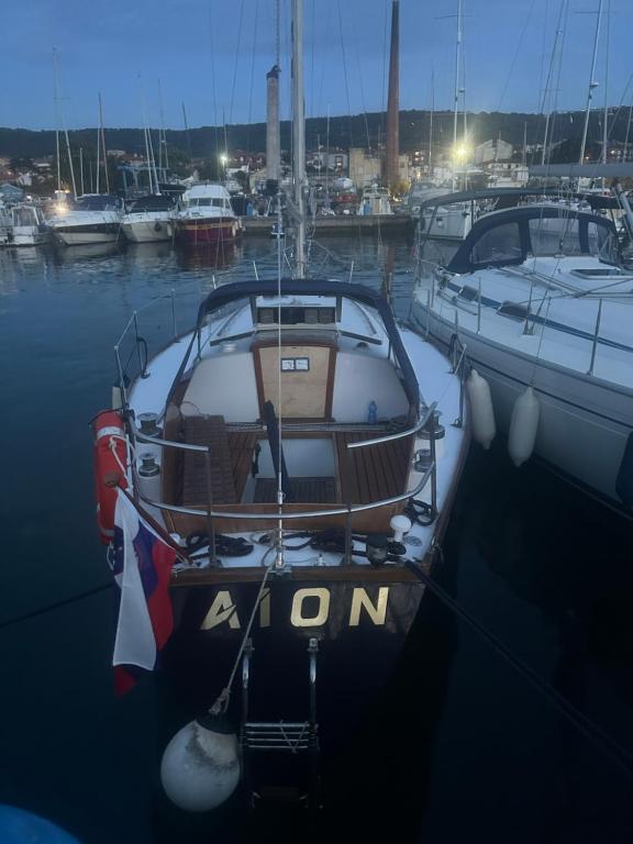 Star Guide AION, Izola