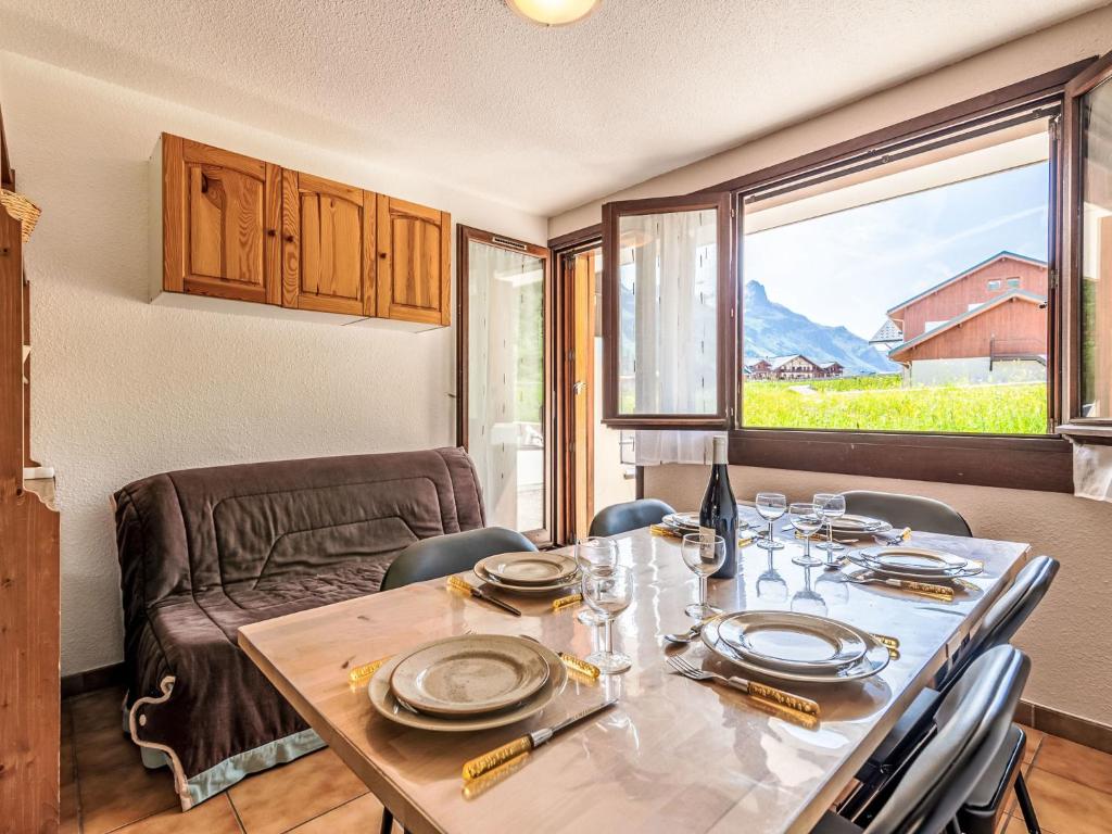 Apartment Les Olympiques - Tignes 1800-4 by Interhome - 2
