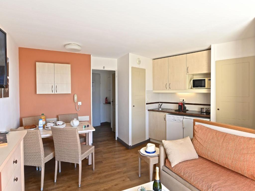 Apartment L'Esquinade - FH205 by Interhome - 3