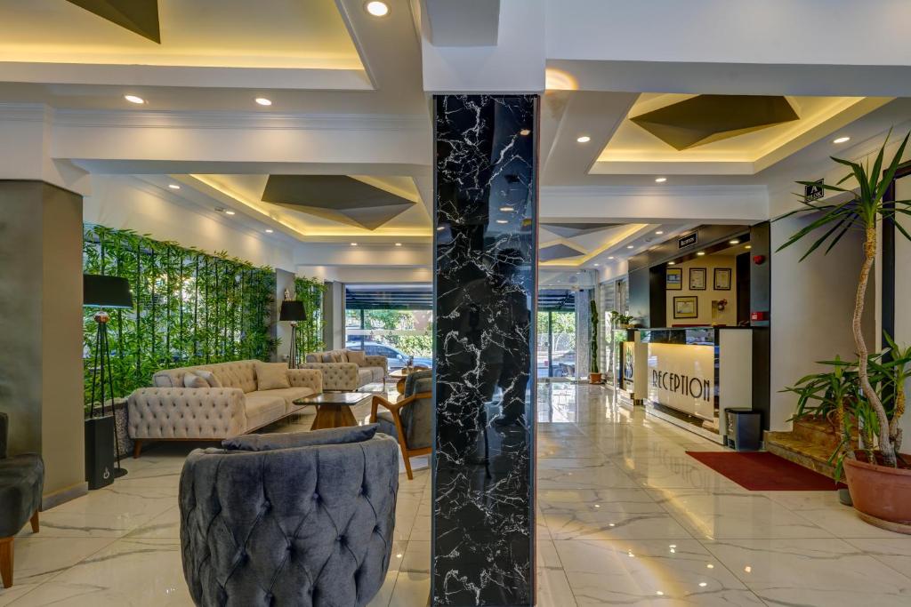 OZCAN HOTEL フロント・ロビー