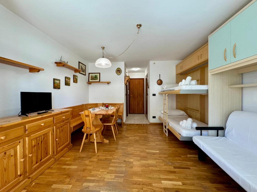 Hostdomus- Terrace Apartment - 4