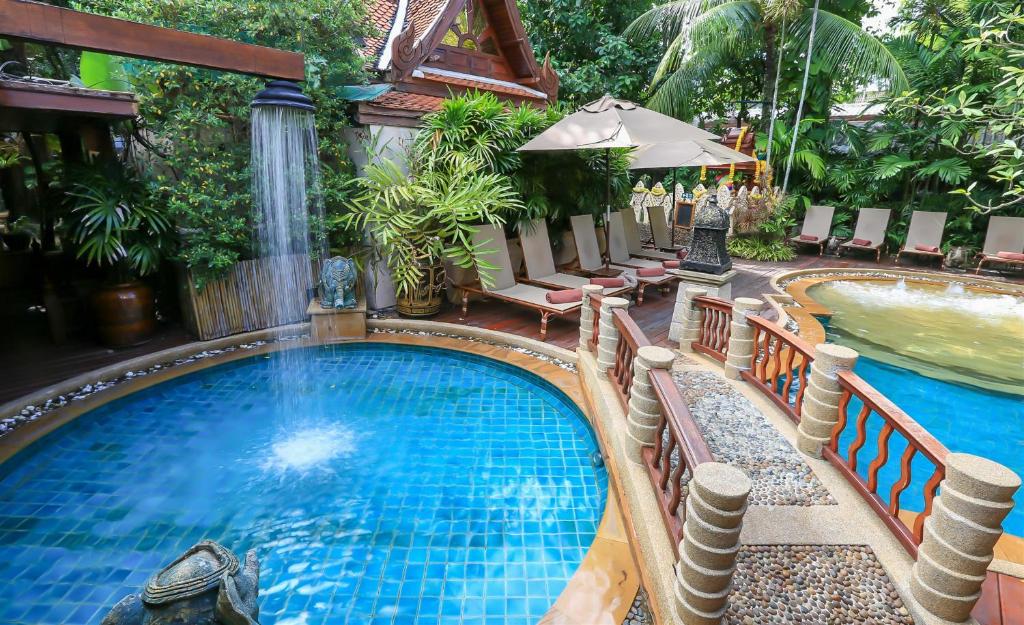 สระว่ายน้ำ