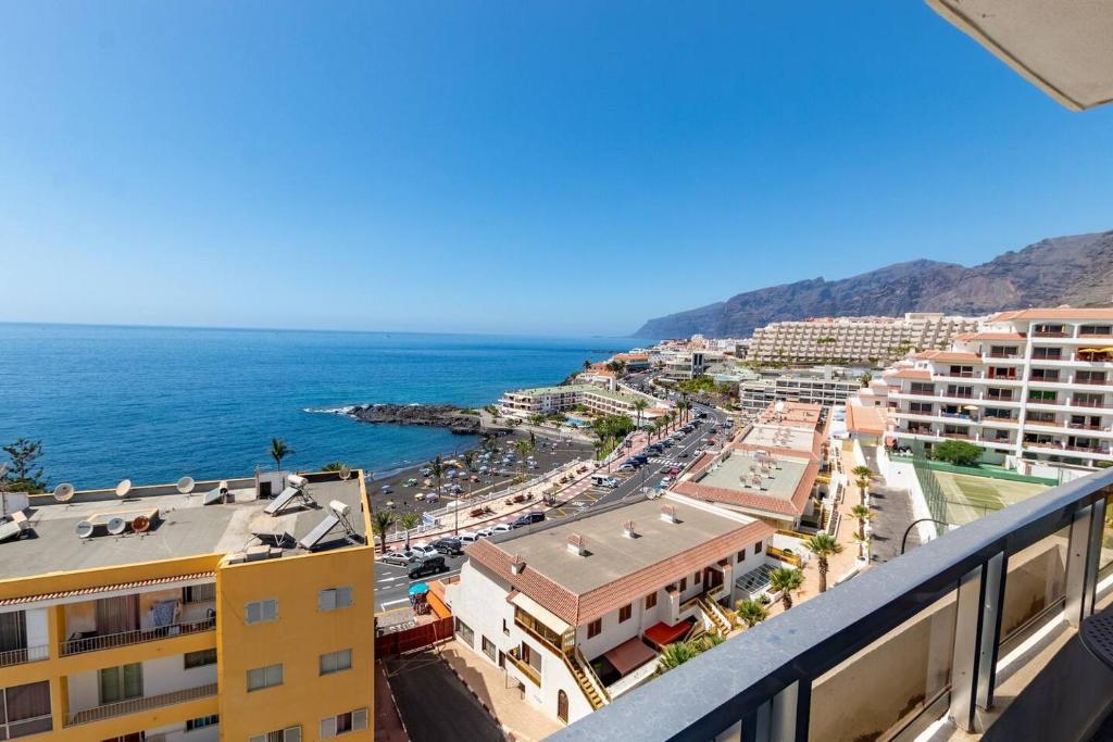 Ocean Breeze Apt by Dream Homes Tenerife - 2