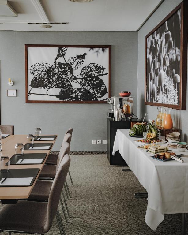 ศูนย์ธุรกิจ