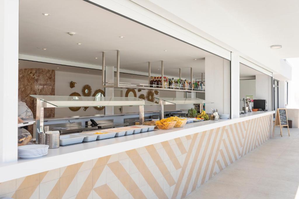 Hotel Palia Tropico Playa — Palma Nova, Balearic Islands
