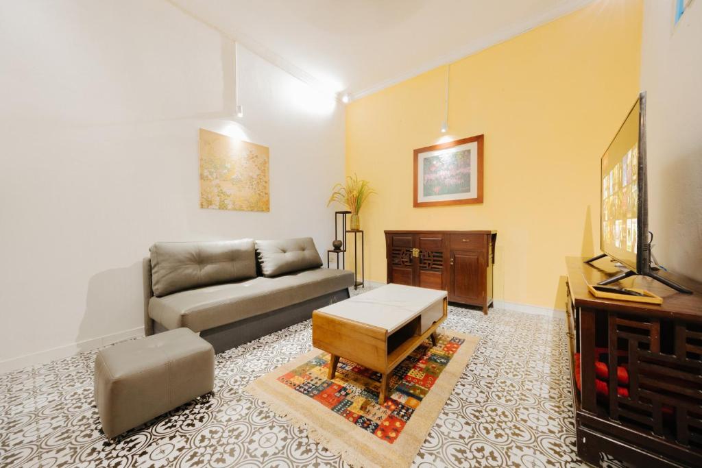 Center, natural light, fully equipped modern, Hanoj