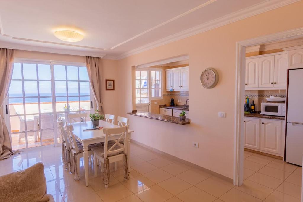 Penthouse Apt with Jacuzzi by Dream Homes Tenerife - 3