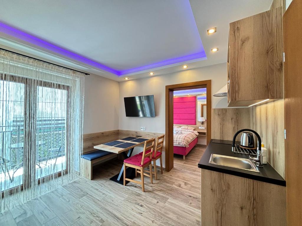 ASENATA Ustroń Centrum, Ustroň