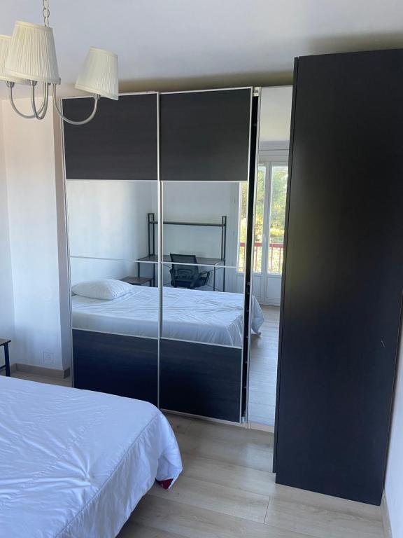 Chambre Privée Spacieuse dans un Appartement Partagé ,Parking Gratuit, Résidence Fermée - 4
