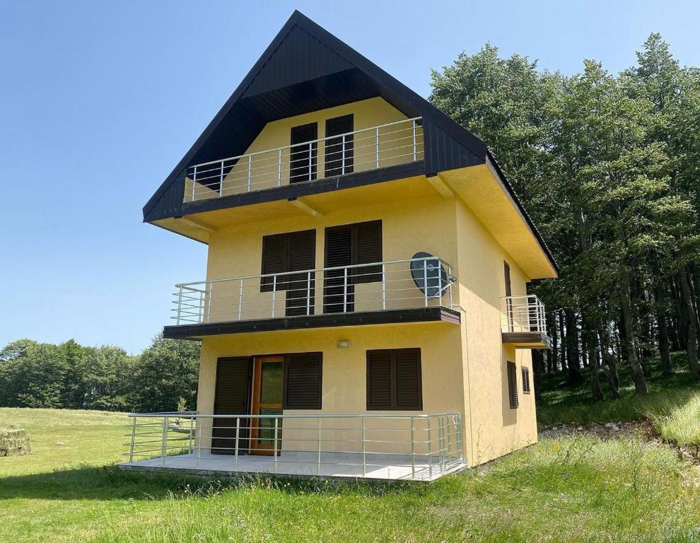 Family house, Savin kuk - 1