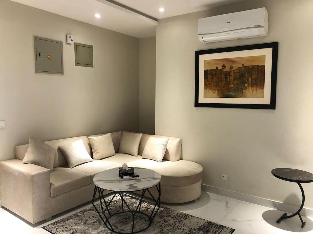 BNR - The Opus Residences - Studio Luxury Apartment Gulberg, Lahore