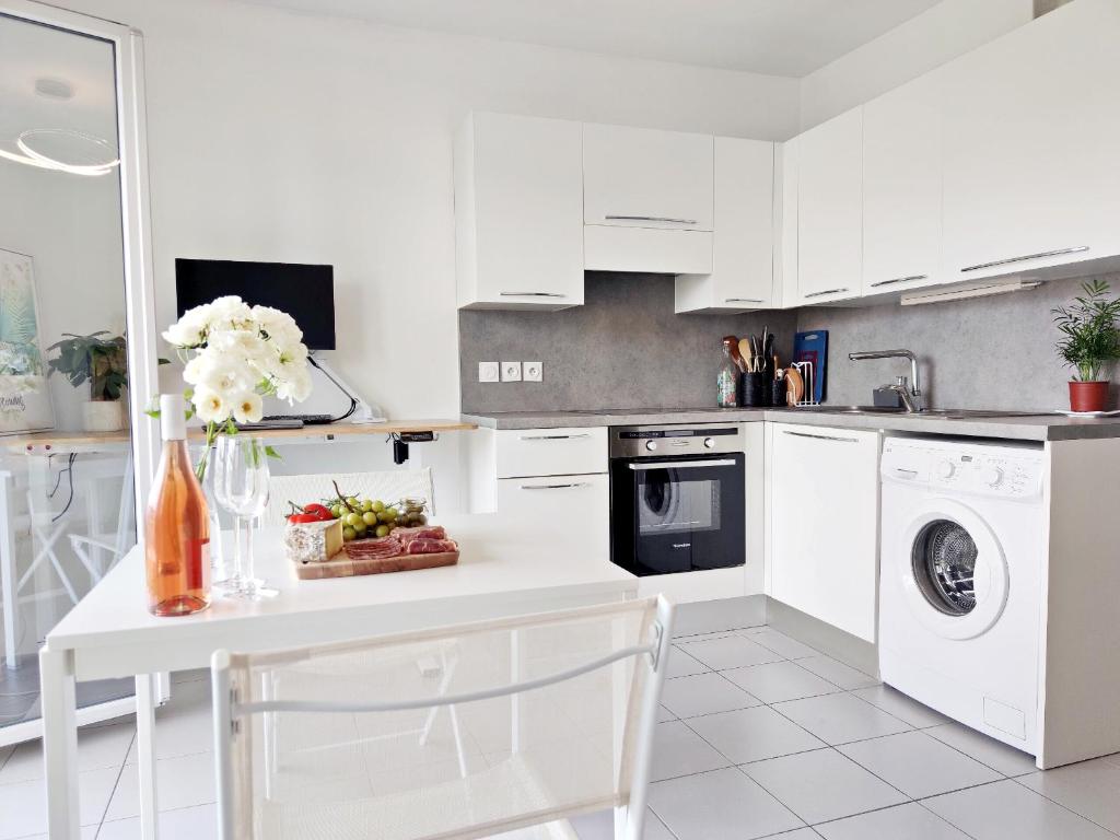 Sea view apartment - Quiet location, air conditioning & parking - 5