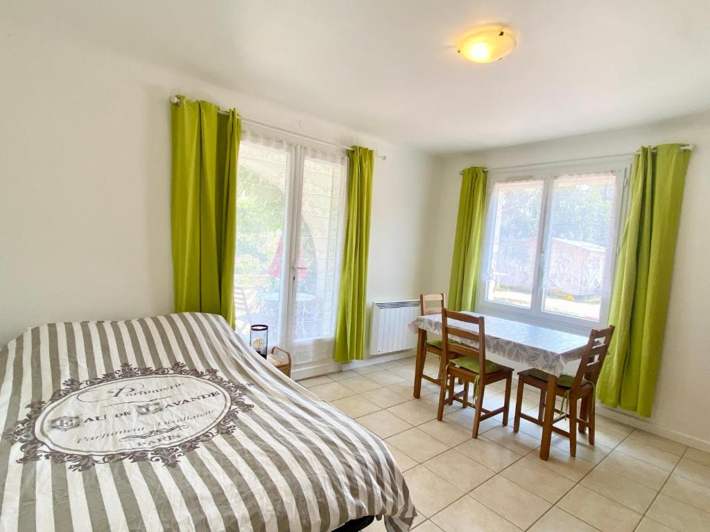 Chez Madou, T1 en bas de villa et rez de jardin à 900m de la mer et des commerces - 4