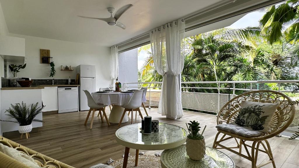 Mi Plési, 4 pers, refait à neuf, spacieux, élégant, Les Trois-Îlets