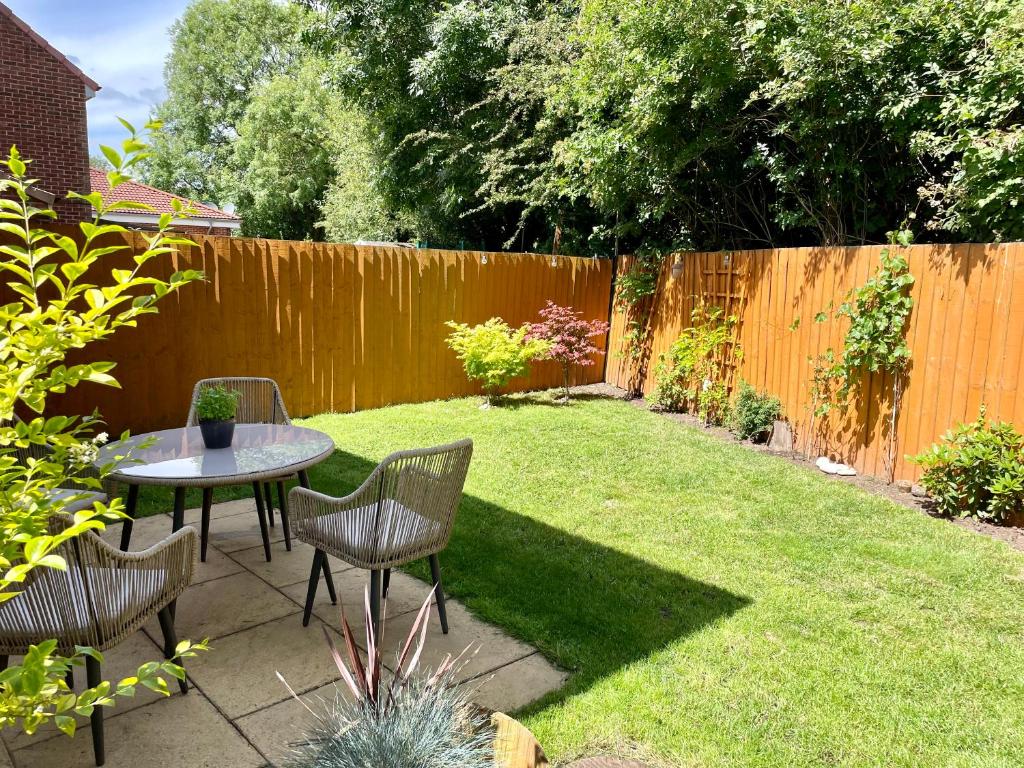 3 Bed House near York Centre with Off-Road Parking photo 8