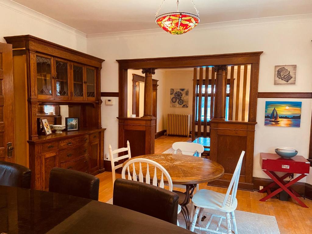 Clover Apartment in Blue House on the Park, Minneapolis