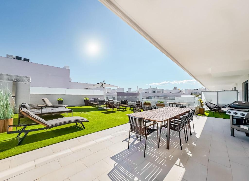 Jardines de Guadaiza Stunning Views Terrace Bbq - 1