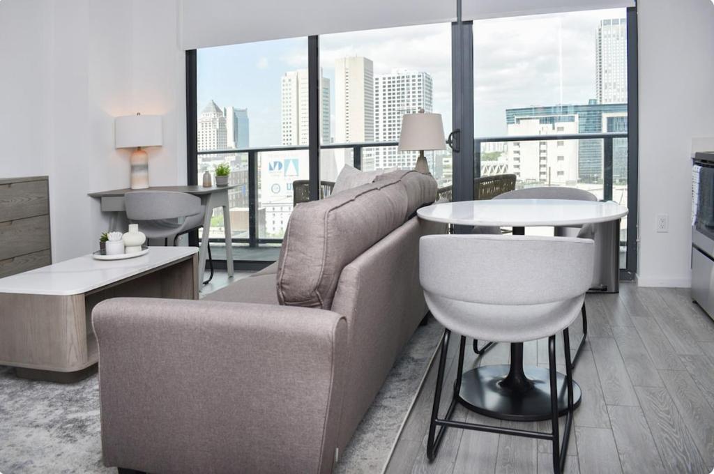 The Bayfront V, Miami