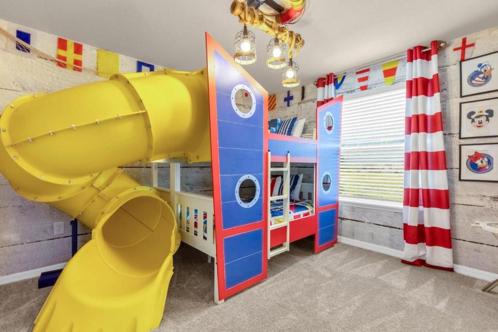 Enchanted Clermont Getaway 8BD Villa for groups, Orlando