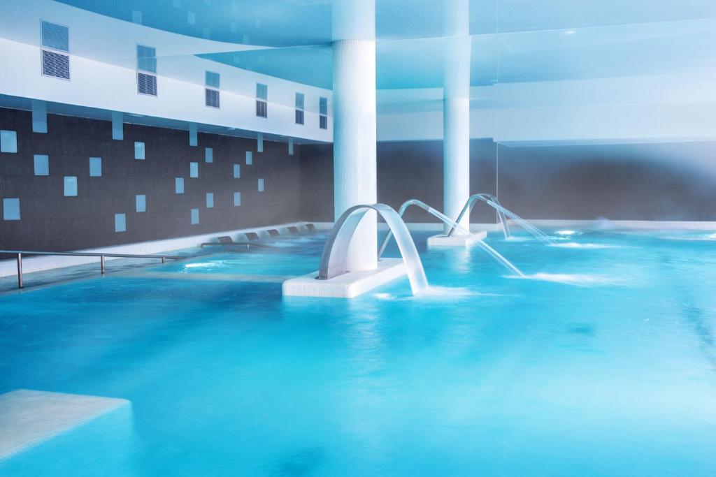 スイミングプール