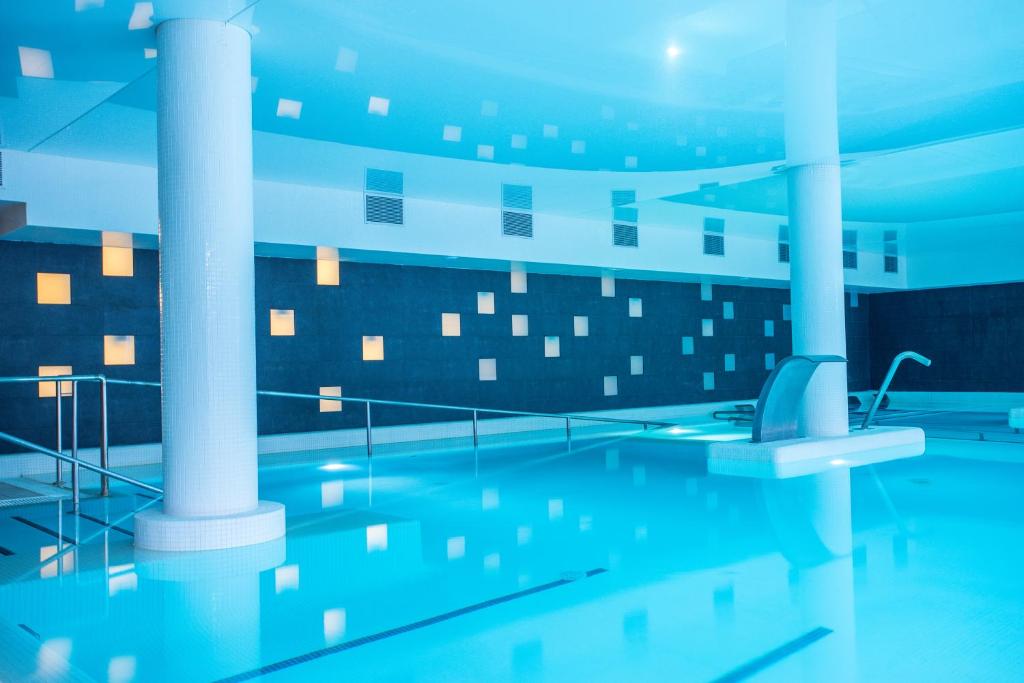 スイミングプール