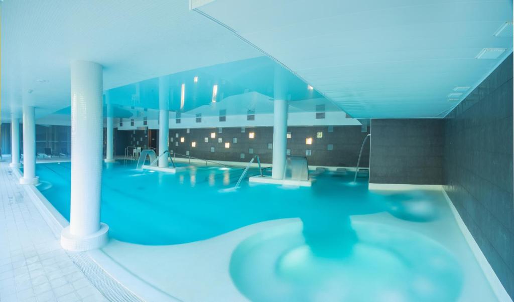 スイミングプール