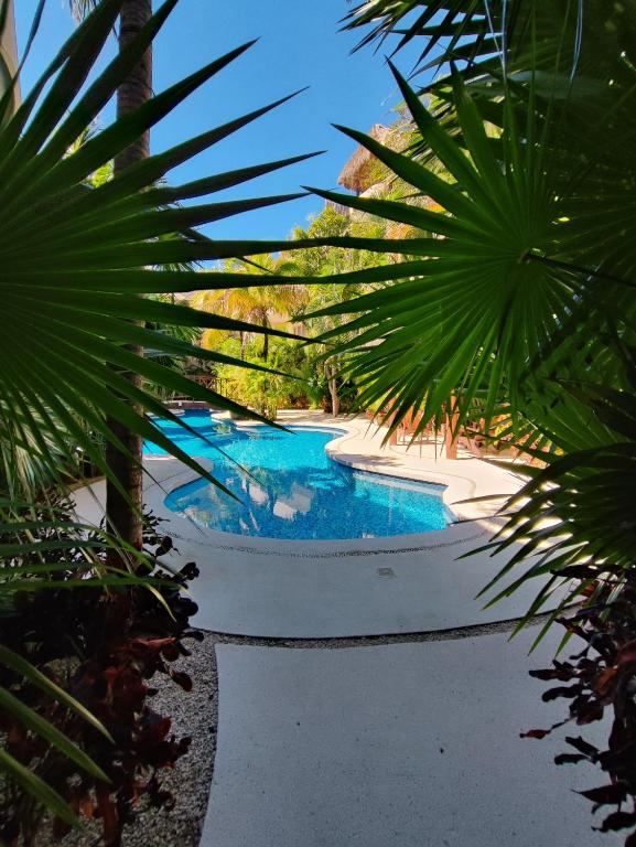Spacious Penthouse with Private Rooftop in Gated Community - 3