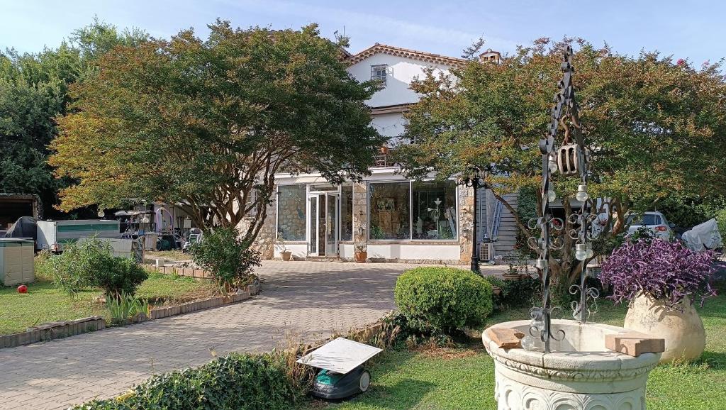 Hébergement indépendant avec parking privé dans villa 6V3APT - 3